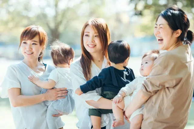 子育てをする家族