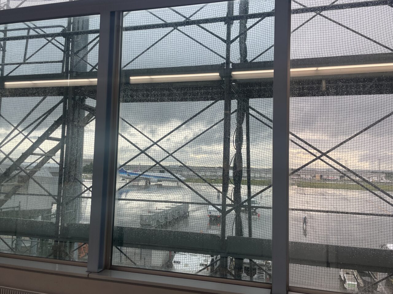 悪天候の新千歳空港